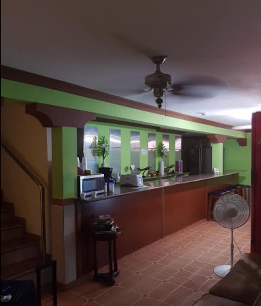 Express Inn Pty Aeropuerto Internacional Panama Tocumen Екстериор снимка